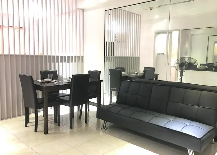 Studio At South Of Market Hotel Manila
